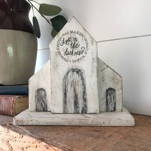 ⛪️ Old Wooden Rustic Church